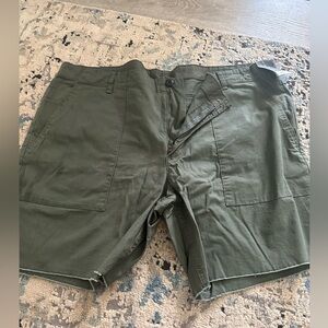 Men’s No Boundaries Shorts size 46